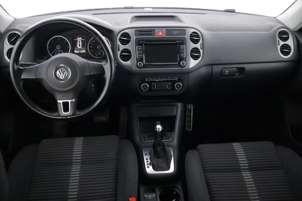 VOLKSWAGEN Tiguan 2011