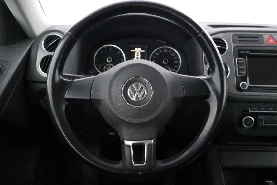 VOLKSWAGEN Tiguan 2011