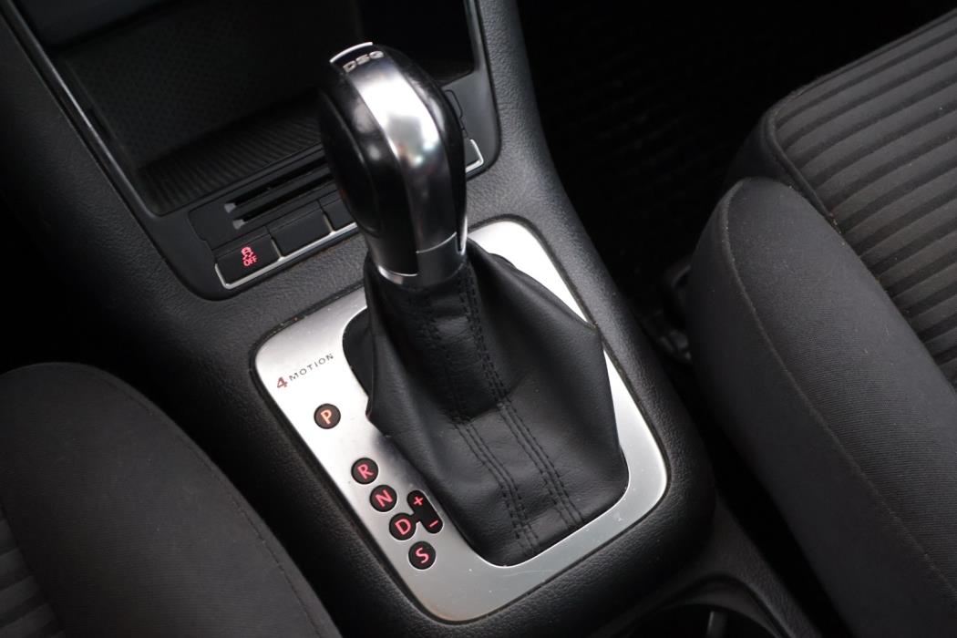 VOLKSWAGEN Tiguan 2011