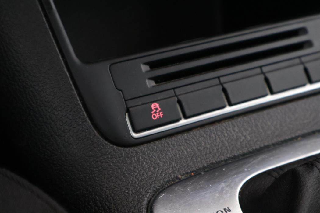 VOLKSWAGEN Tiguan 2011