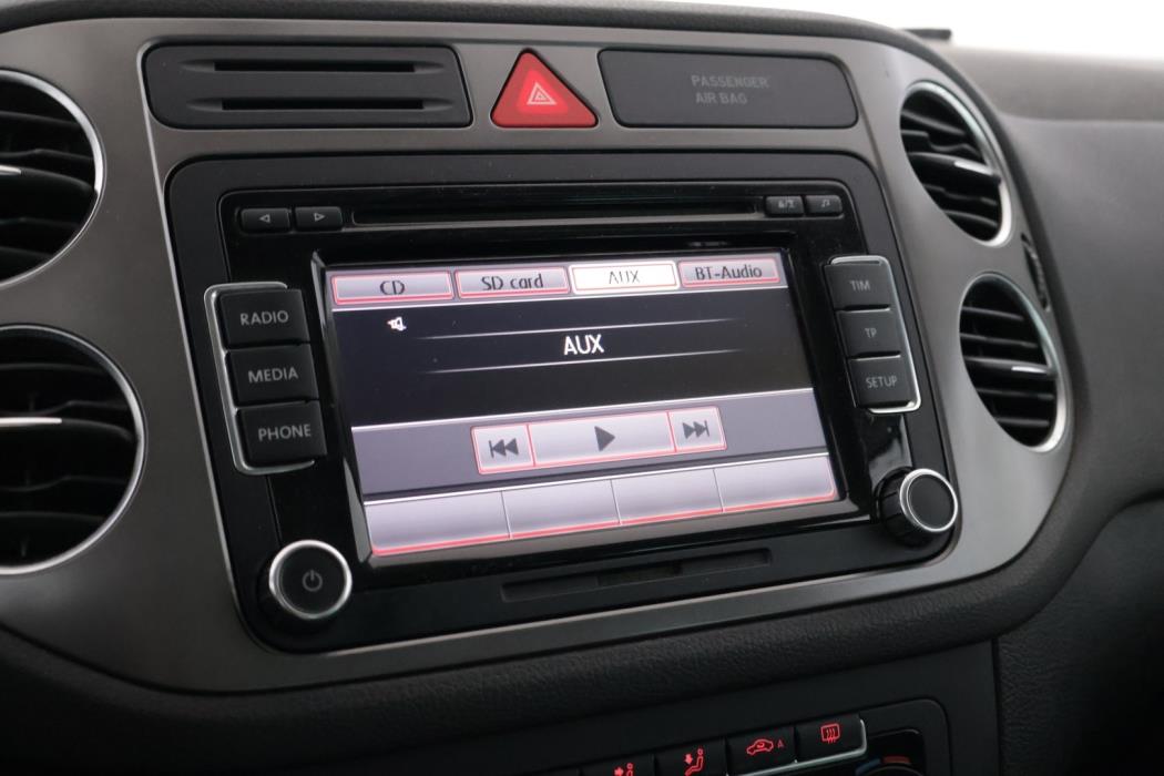 VOLKSWAGEN Tiguan 2011