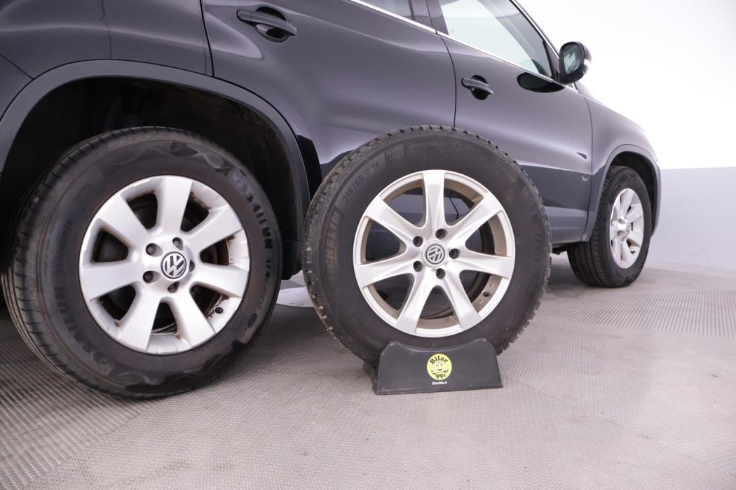 VOLKSWAGEN Tiguan 2011