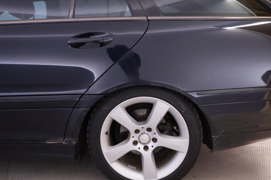 MERCEDES-BENZ C 2005
