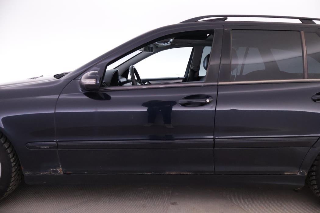MERCEDES-BENZ C 2005