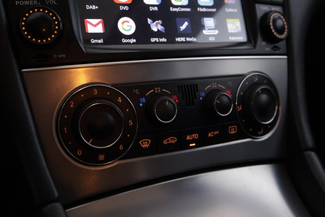 MERCEDES-BENZ C 2005