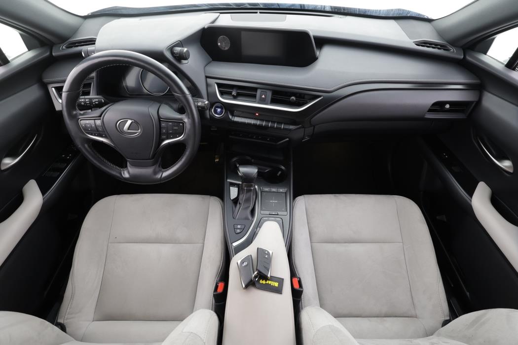 LEXUS UX 2019