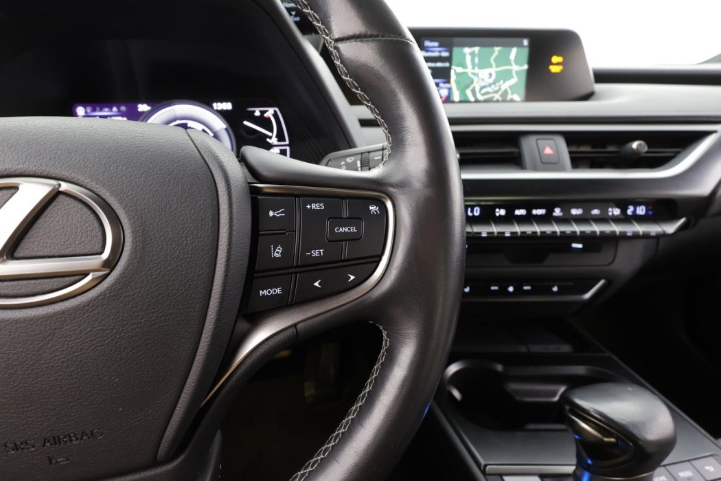 LEXUS UX 2019
