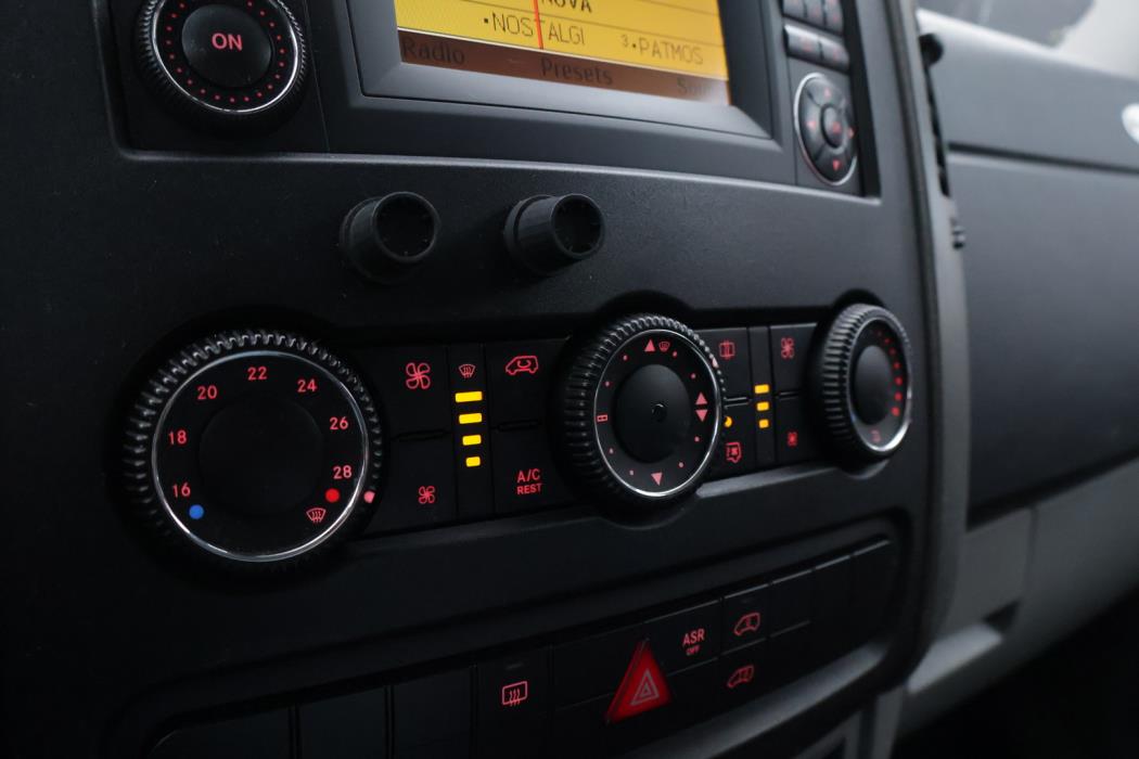 VOLKSWAGEN Crafter 2012