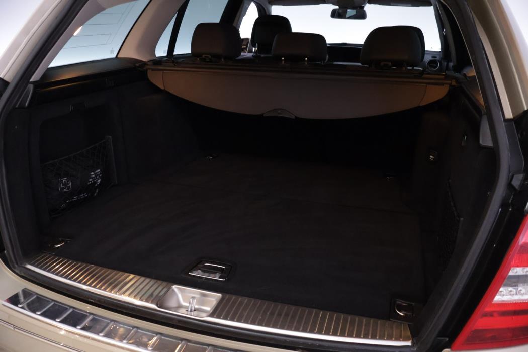 MERCEDES-BENZ C 2011