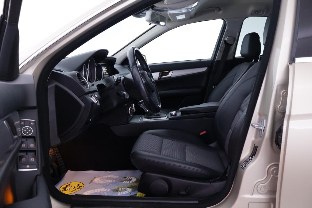MERCEDES-BENZ C 2011