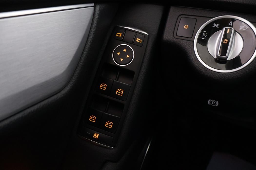 MERCEDES-BENZ C 2011