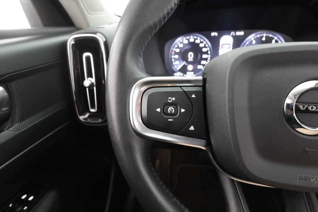 VOLVO XC40 2021