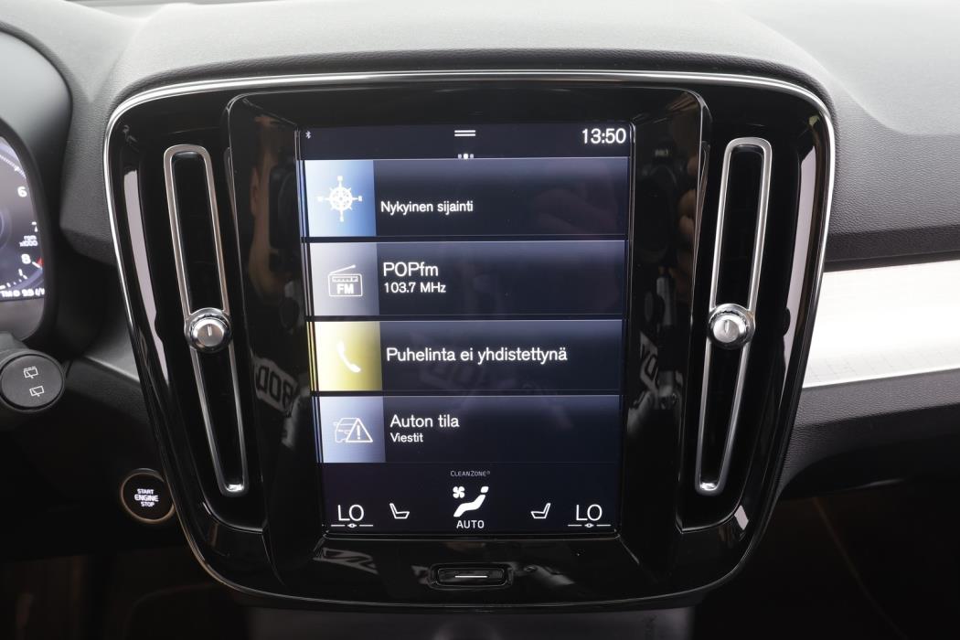 VOLVO XC40 2021