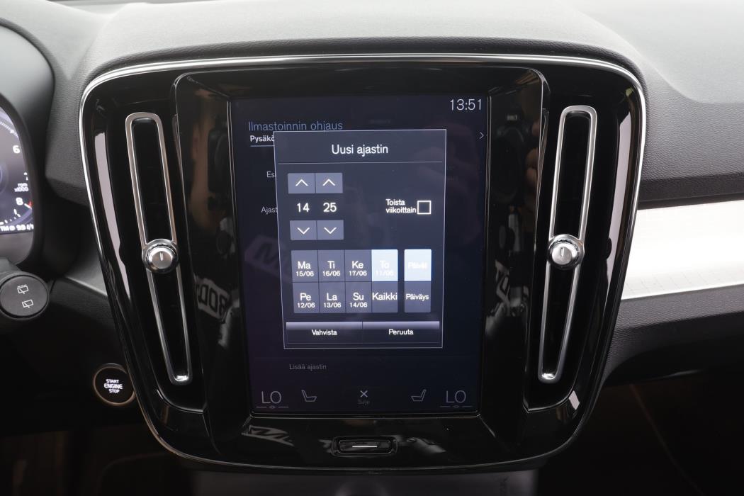 VOLVO XC40 2021