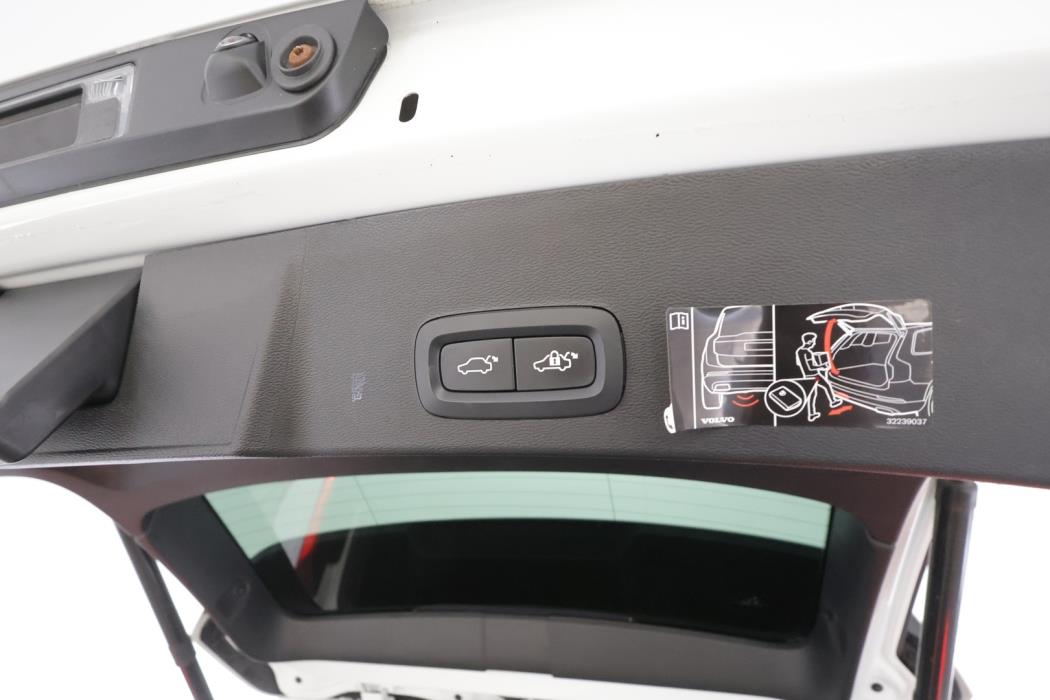 VOLVO XC40 2021