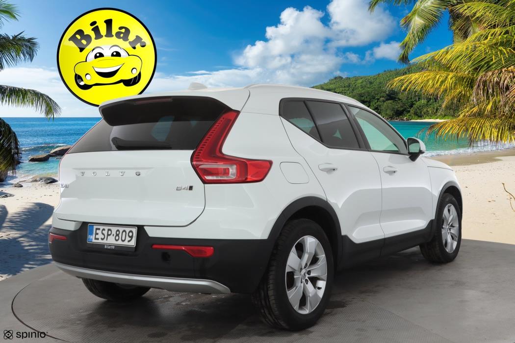 VOLVO XC40 2021