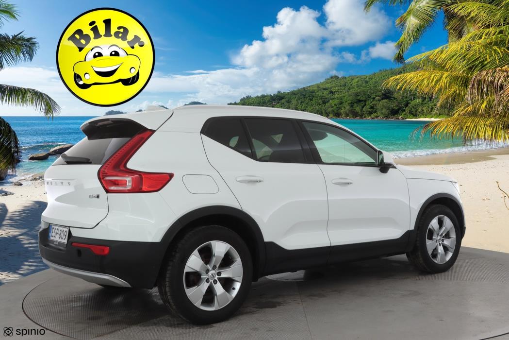 VOLVO XC40 2021