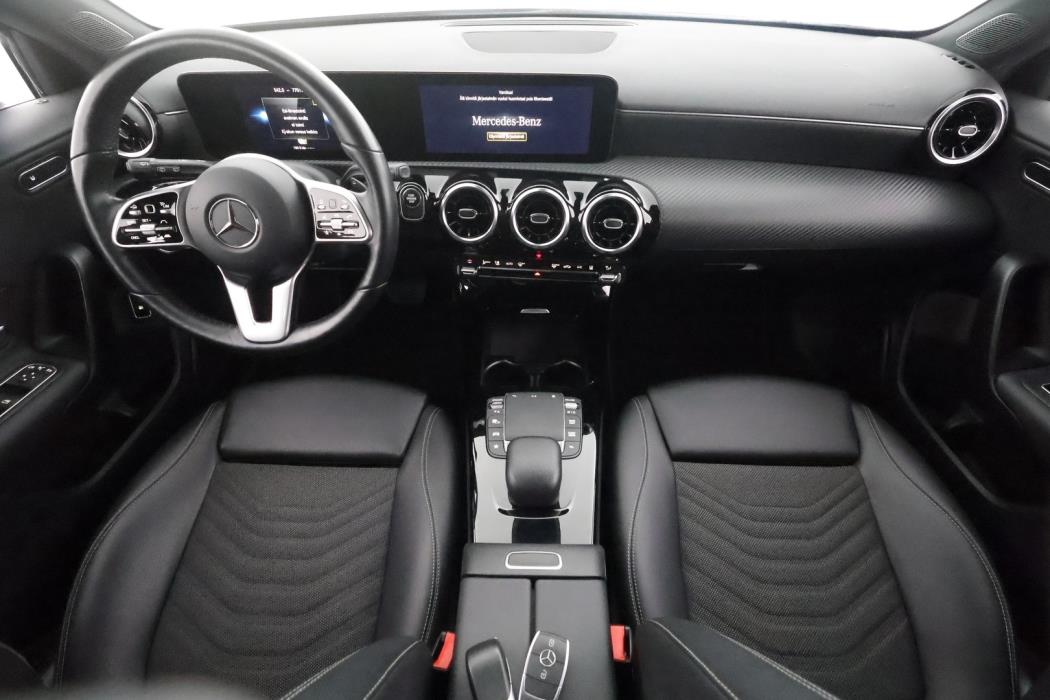 MERCEDES-BENZ A 2021