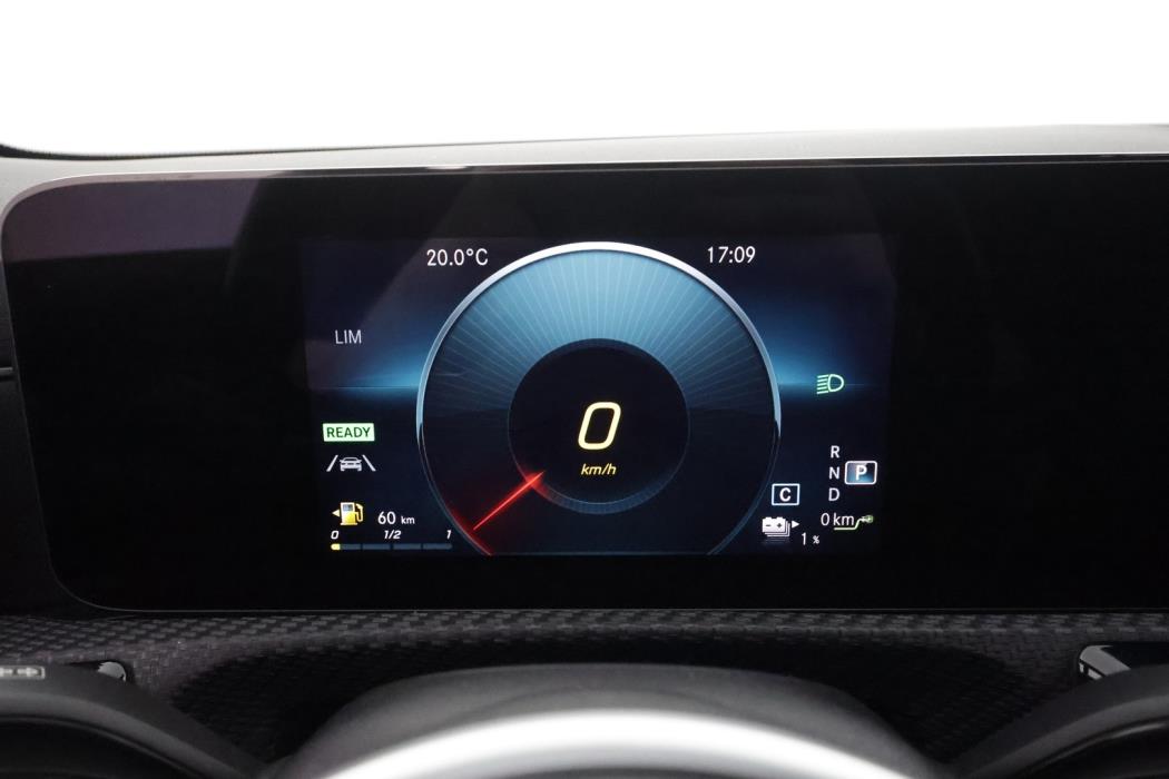MERCEDES-BENZ A 2021