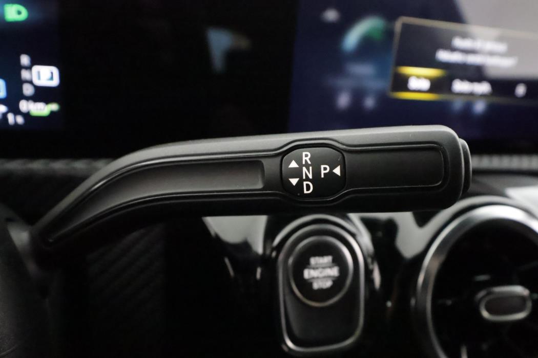 MERCEDES-BENZ A 2021