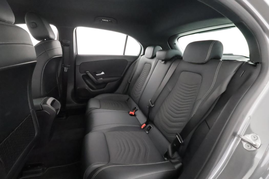 MERCEDES-BENZ A 2021