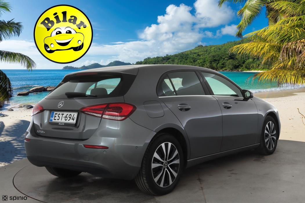MERCEDES-BENZ A 2021