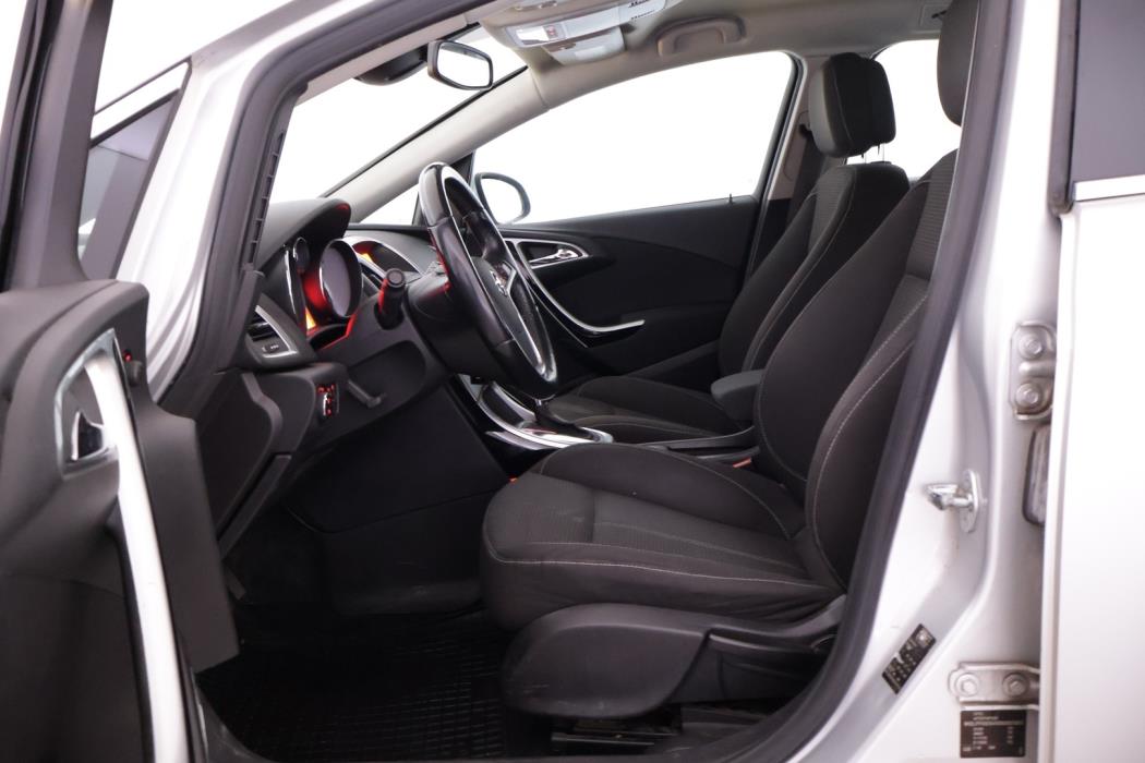 OPEL Astra 2011