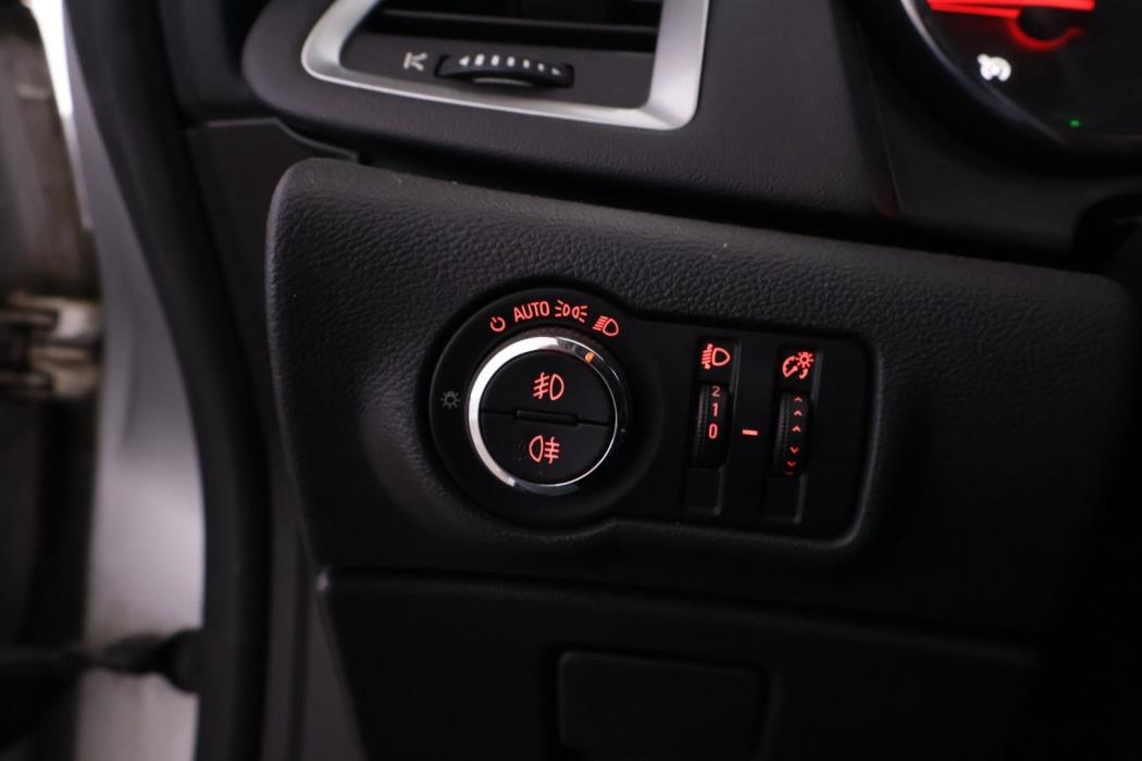 OPEL Astra 2011
