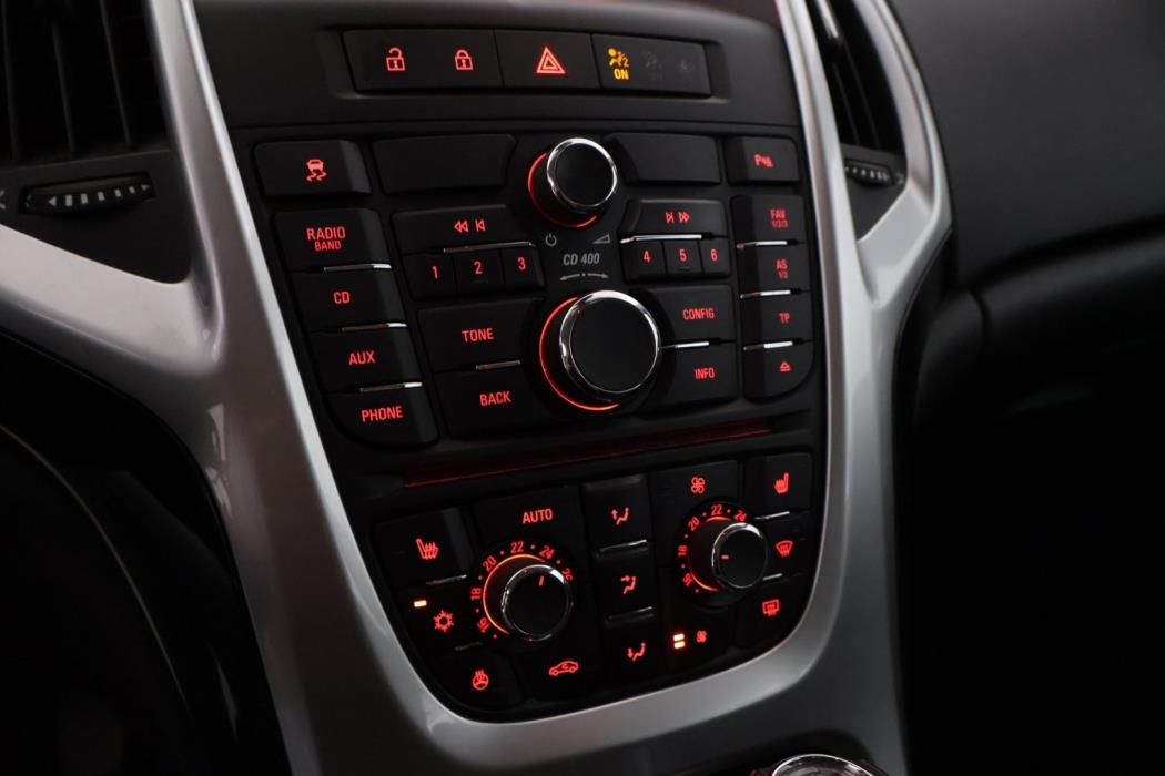 OPEL Astra 2011