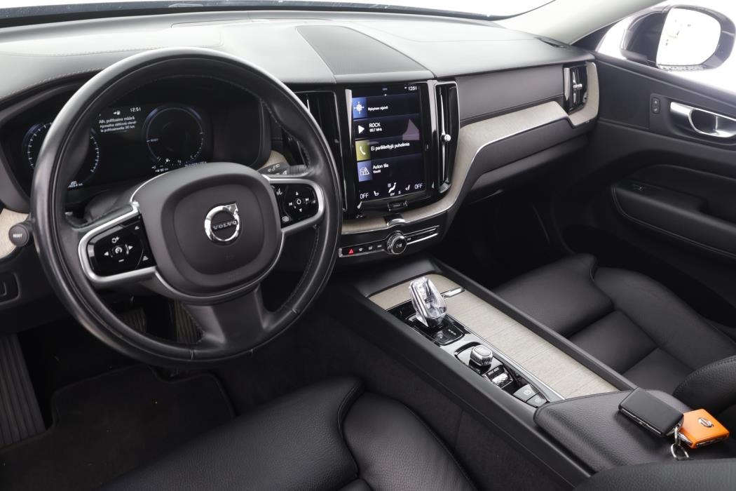 VOLVO XC60 2021