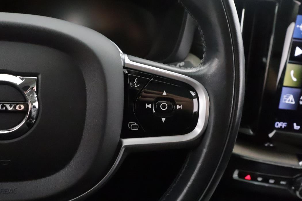 VOLVO XC60 2021