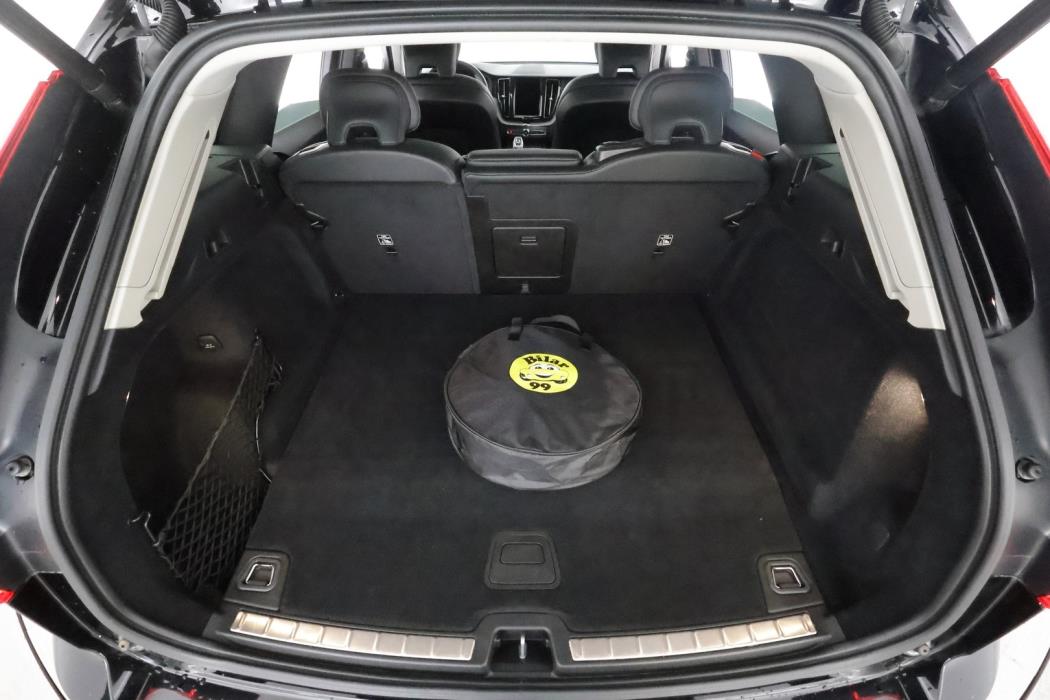 VOLVO XC60 2021