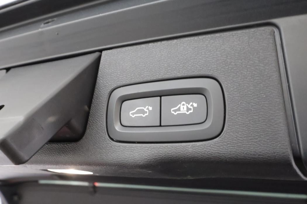 VOLVO XC60 2021