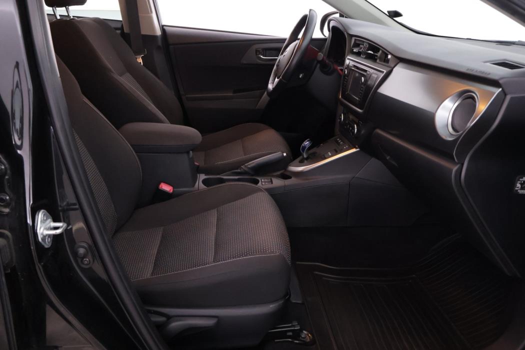 TOYOTA Auris 2014