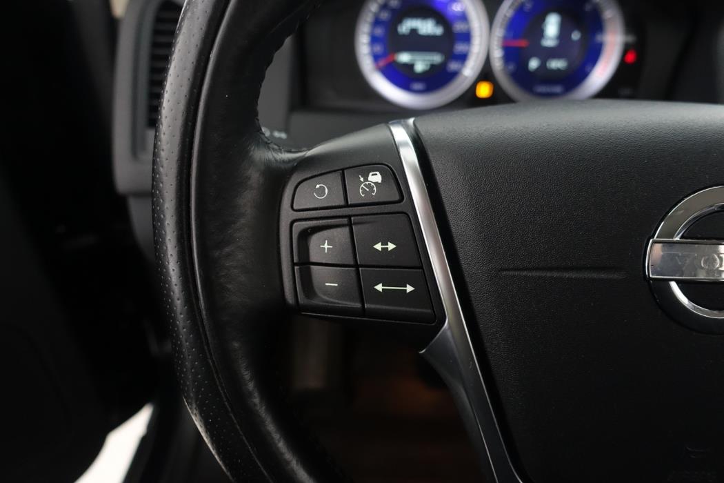 VOLVO XC60 2011