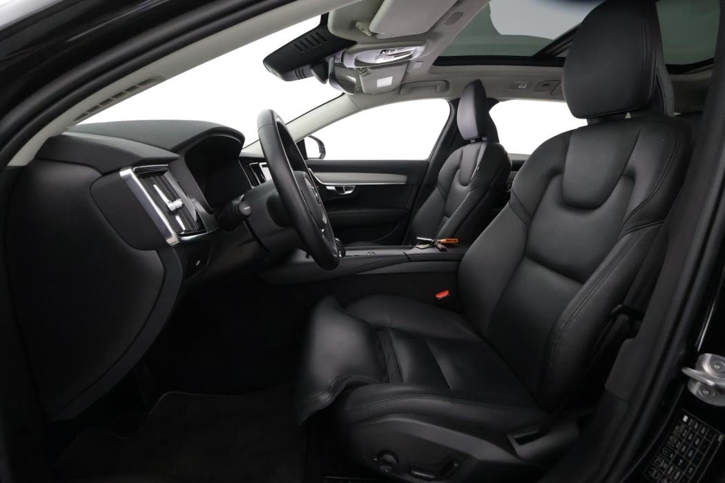 VOLVO V90 2023