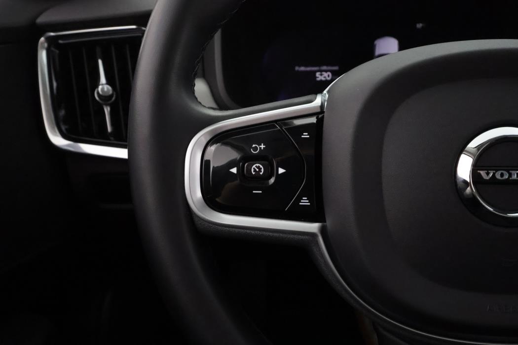 VOLVO V90 2023