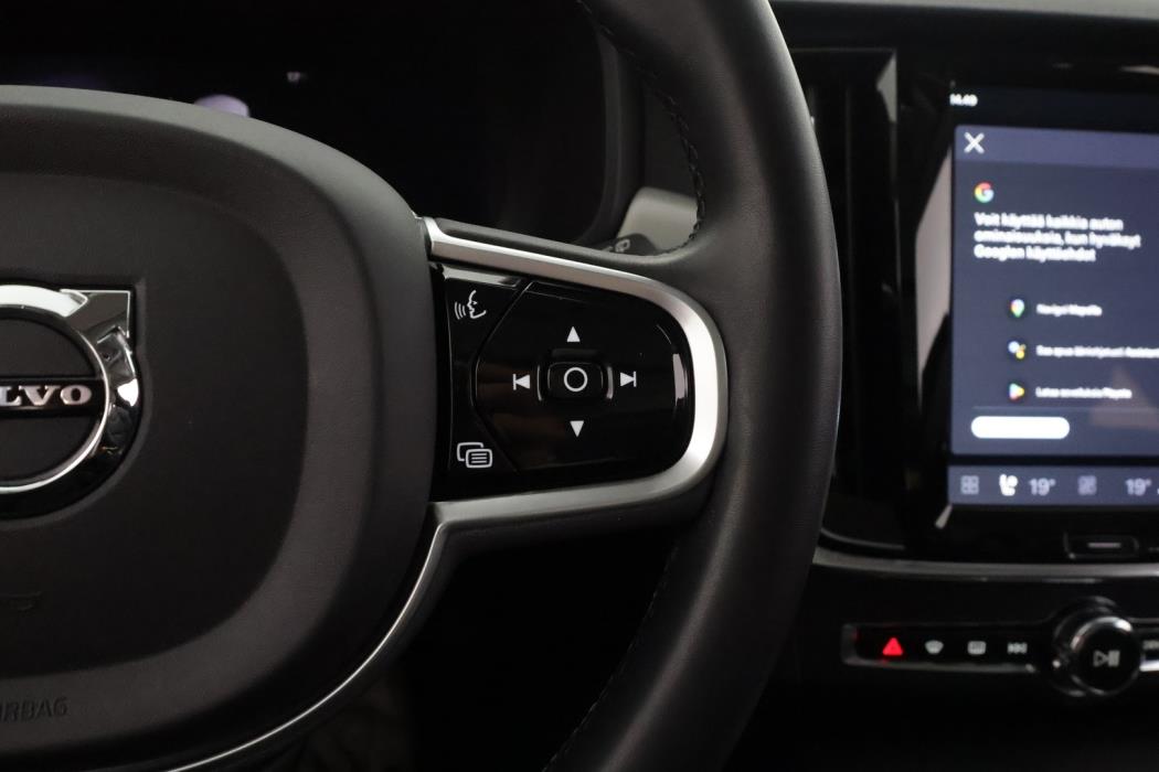 VOLVO V90 2023