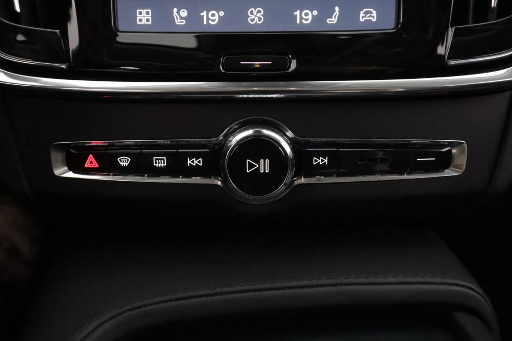 VOLVO V90 2023