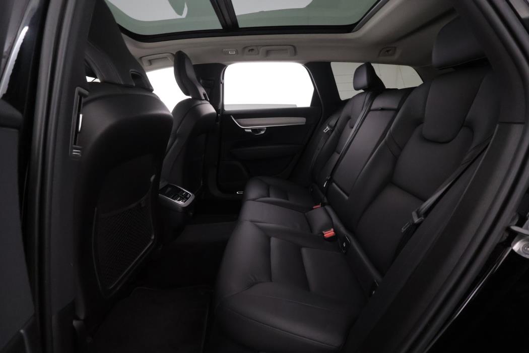 VOLVO V90 2023