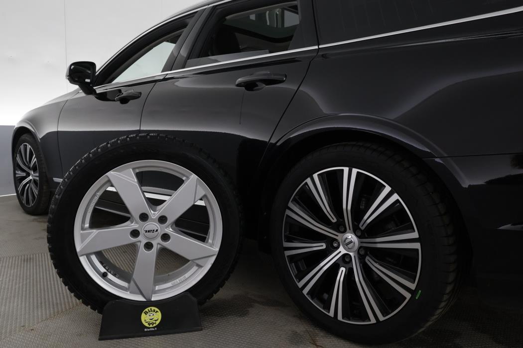 VOLVO V90 2023