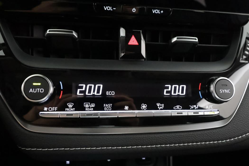 TOYOTA Corolla 2025