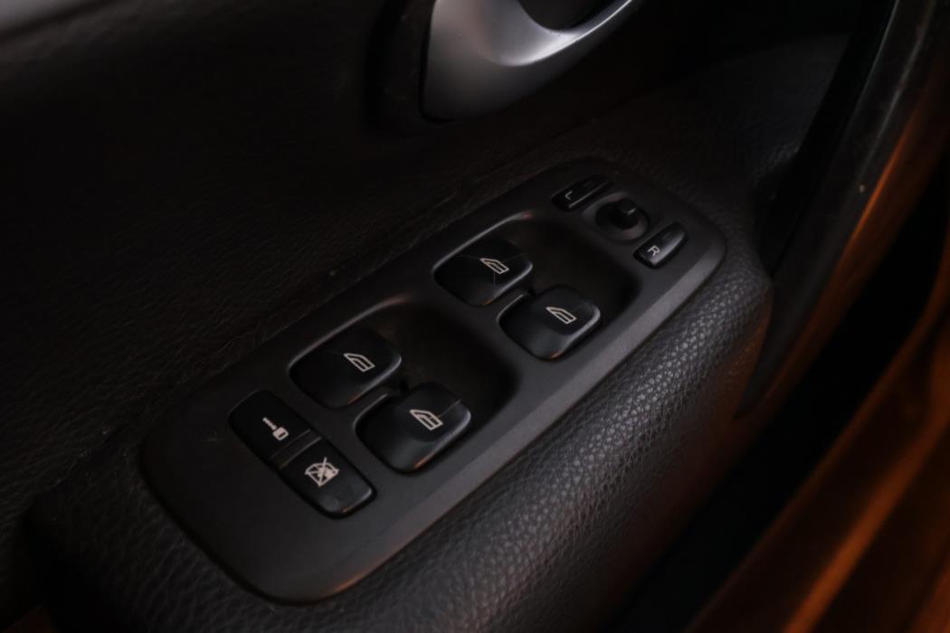 VOLVO S80 2004