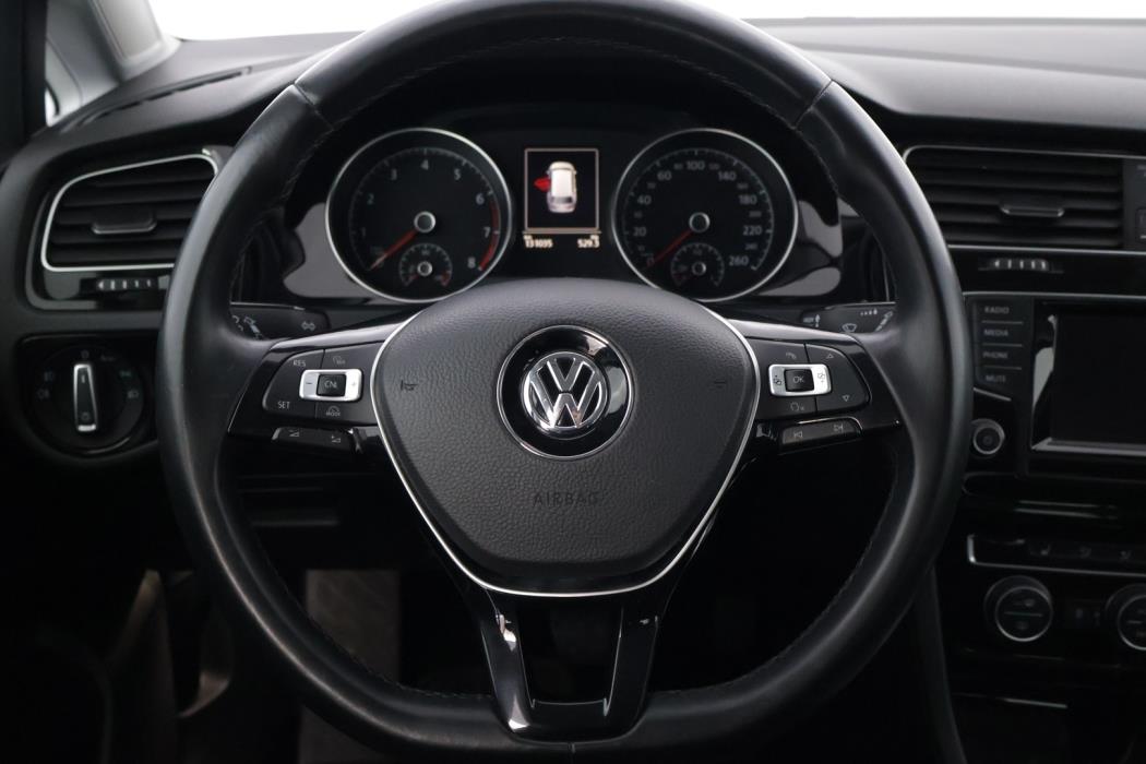 VOLKSWAGEN Golf 2014