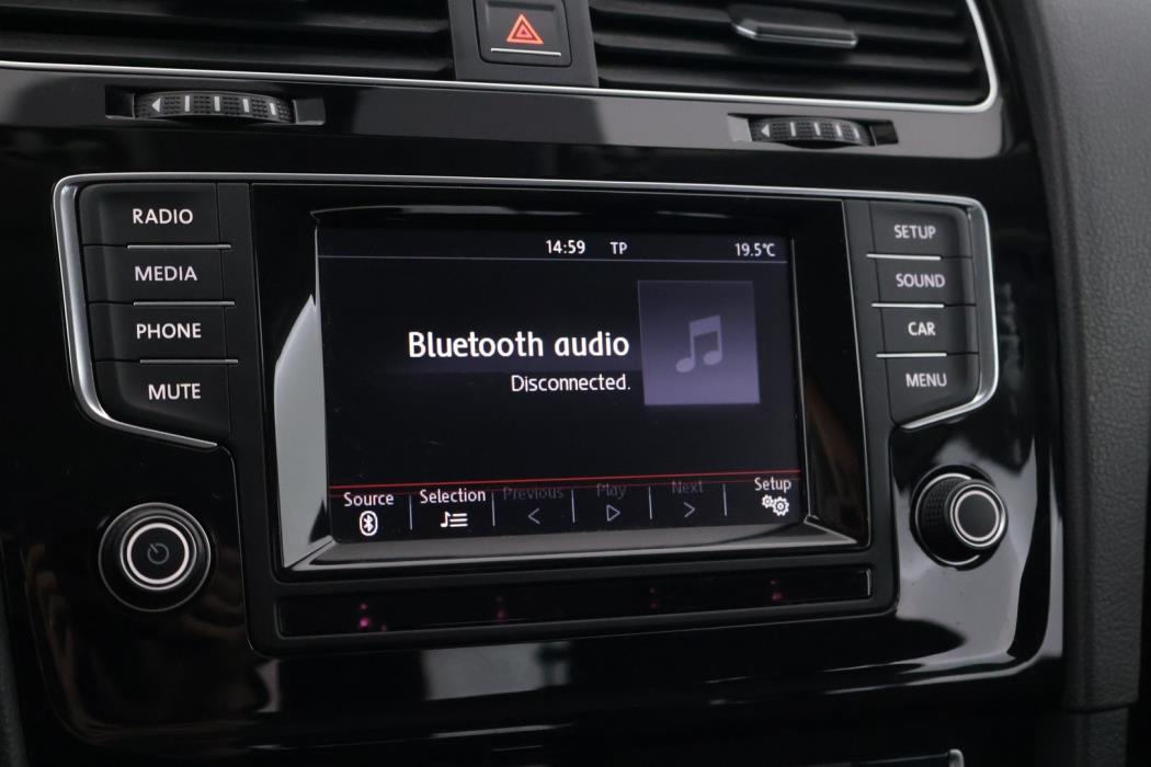 VOLKSWAGEN Golf 2014