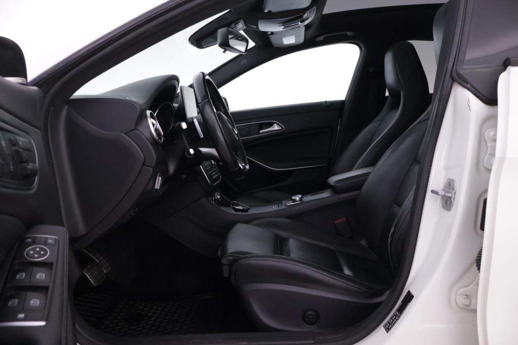 MERCEDES-BENZ CLA 2016