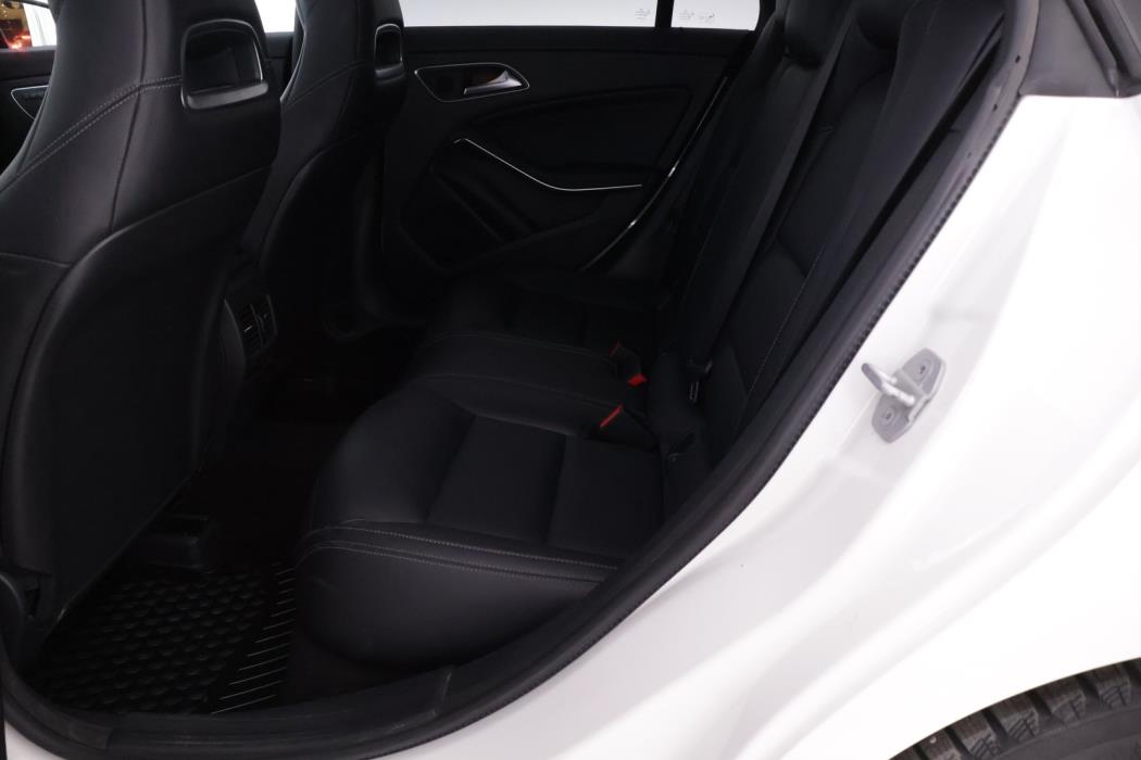 MERCEDES-BENZ CLA 2016