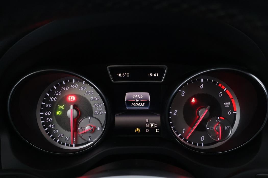 MERCEDES-BENZ CLA 2016