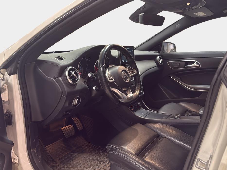 MERCEDES-BENZ CLA 2016