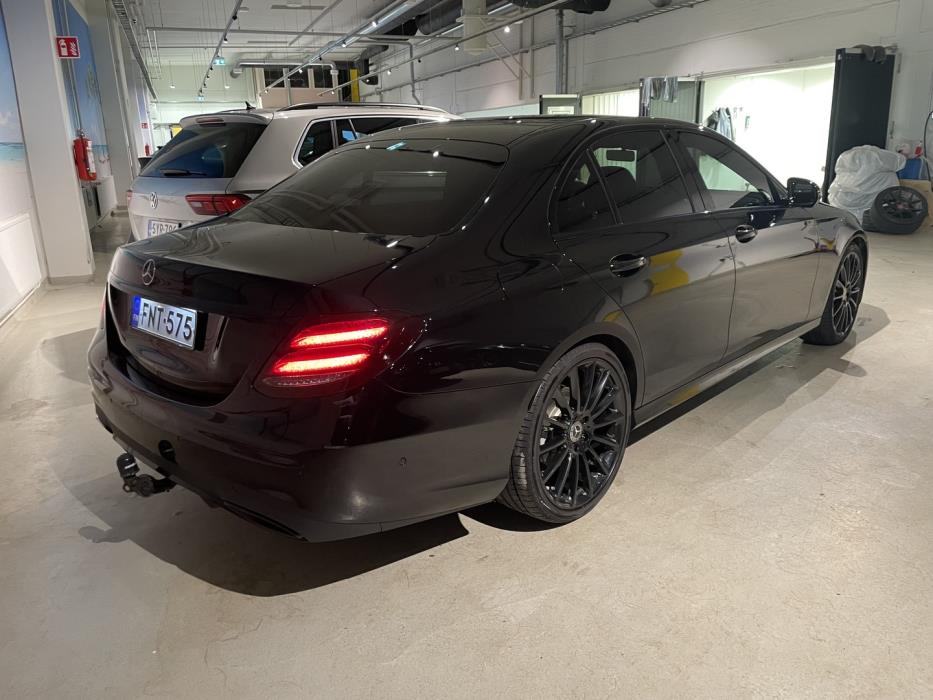 MERCEDES-BENZ E 2019